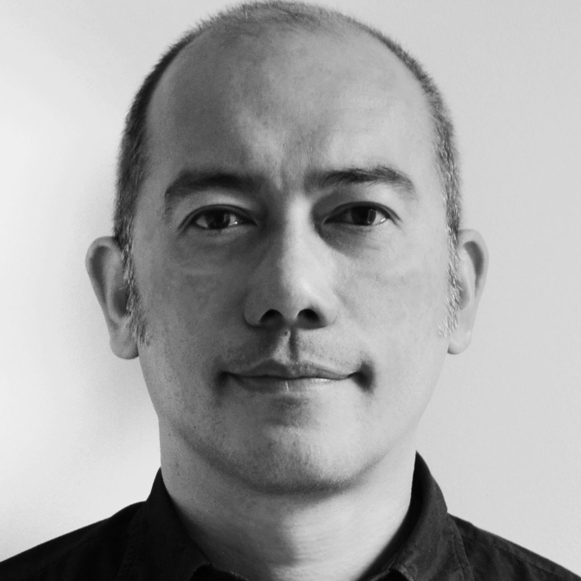 Roberto De Leon headshot