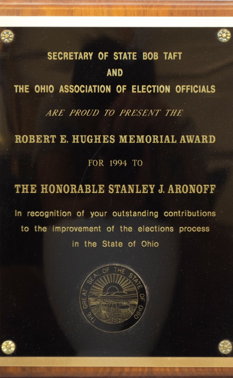 Robert E. Hughes Memorial Award presented to Stanley J. Aronoff 1994