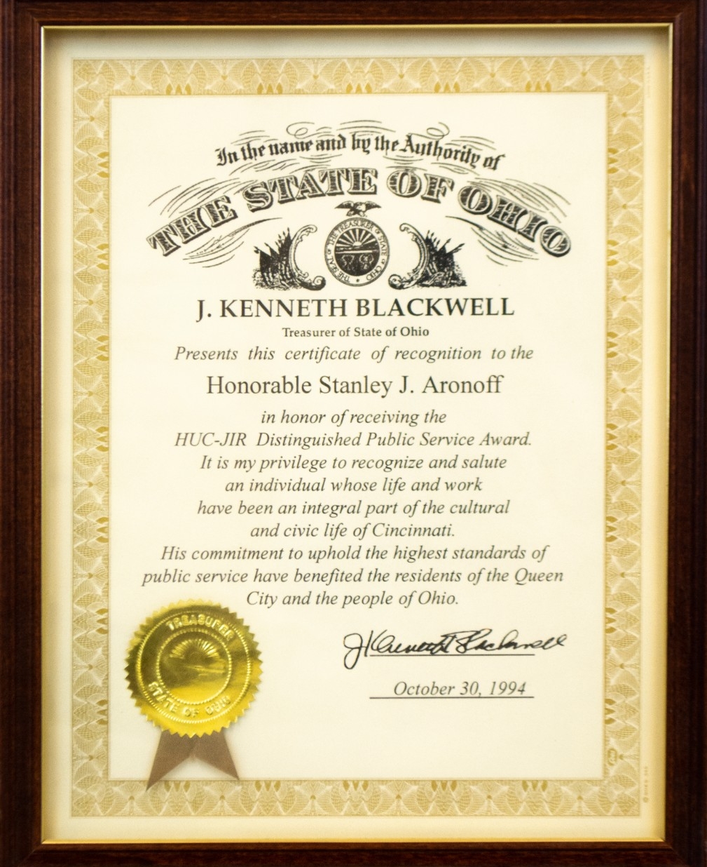 Treasurer State of Ohio presents certificate of recognition to the Honorable Stanley J. Aronoff 